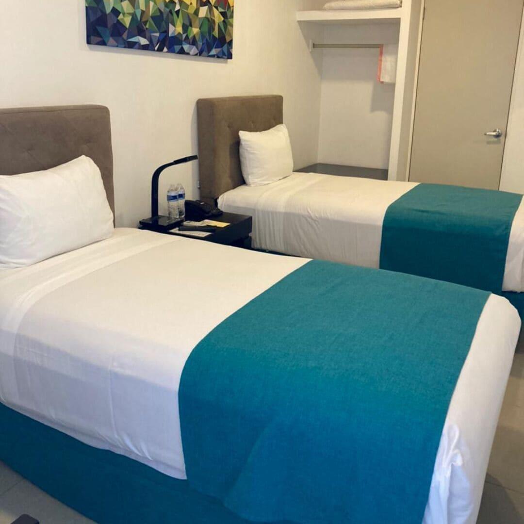 Container Inn Hotel Aeropuerto プエルトバラータ エクステリア 写真
