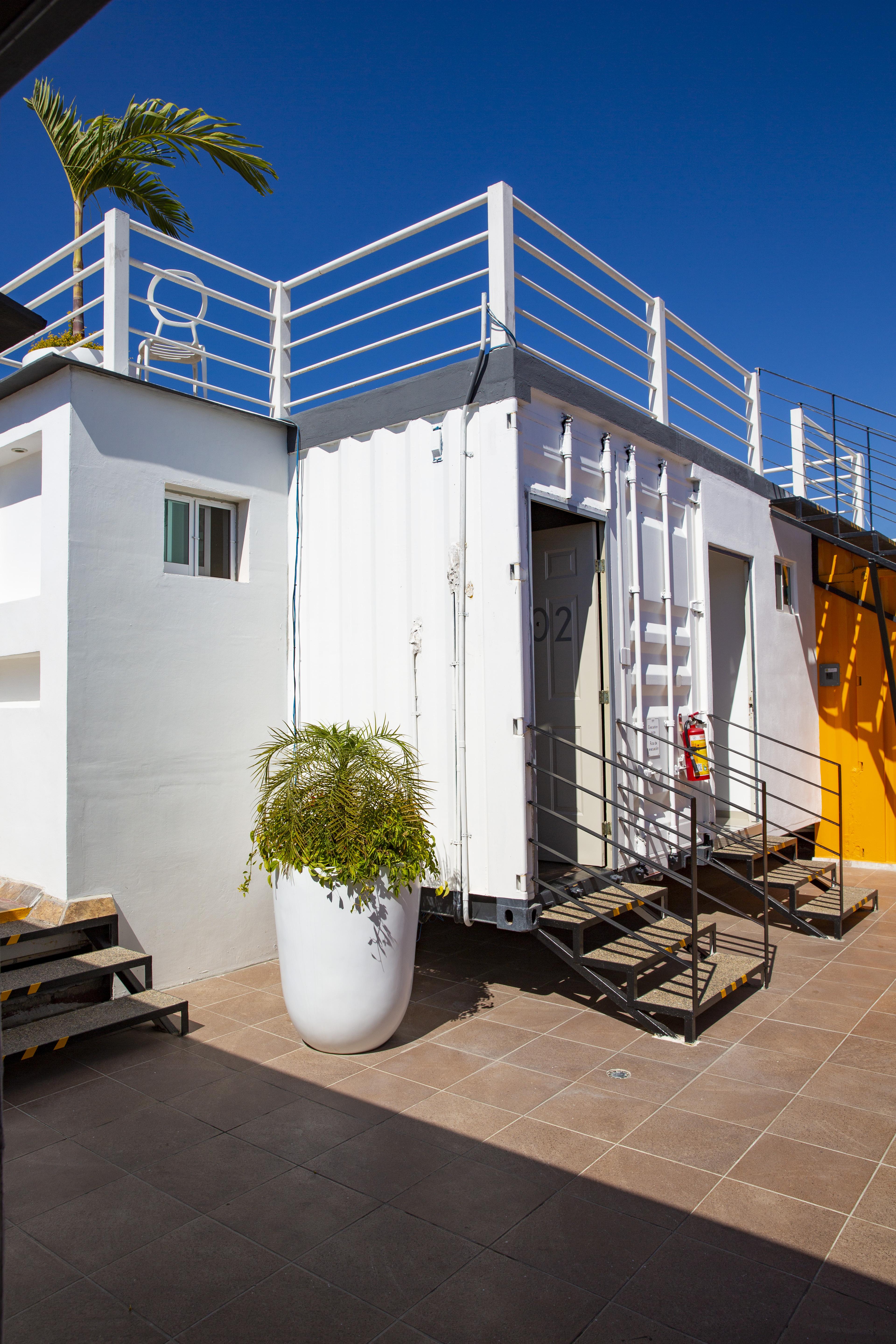 Container Inn Hotel Aeropuerto プエルトバラータ エクステリア 写真
