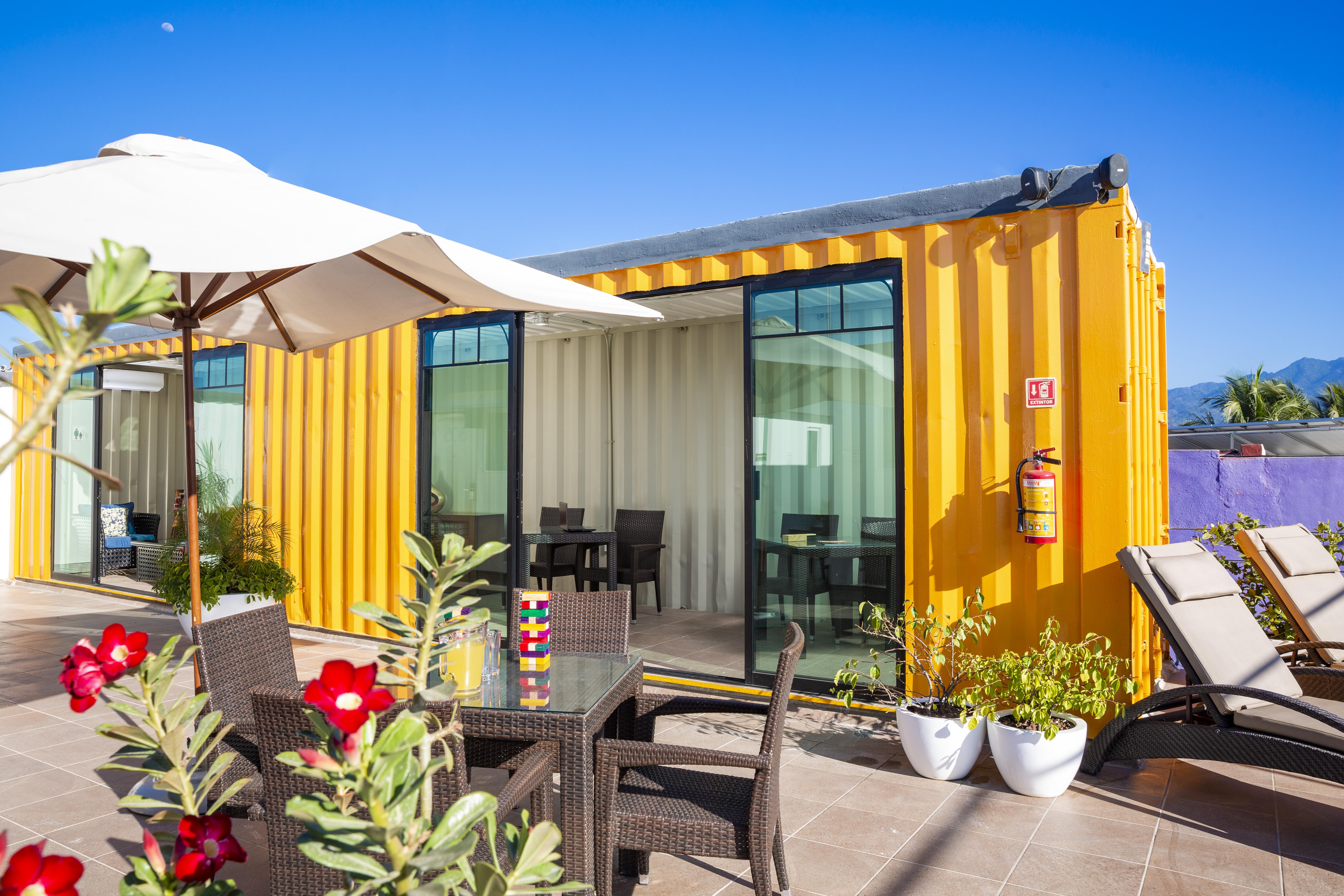 Container Inn Hotel Aeropuerto プエルトバラータ エクステリア 写真