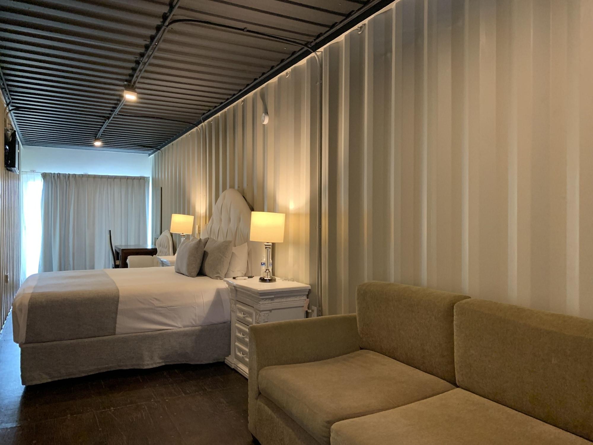 Container Inn Hotel Aeropuerto プエルトバラータ エクステリア 写真