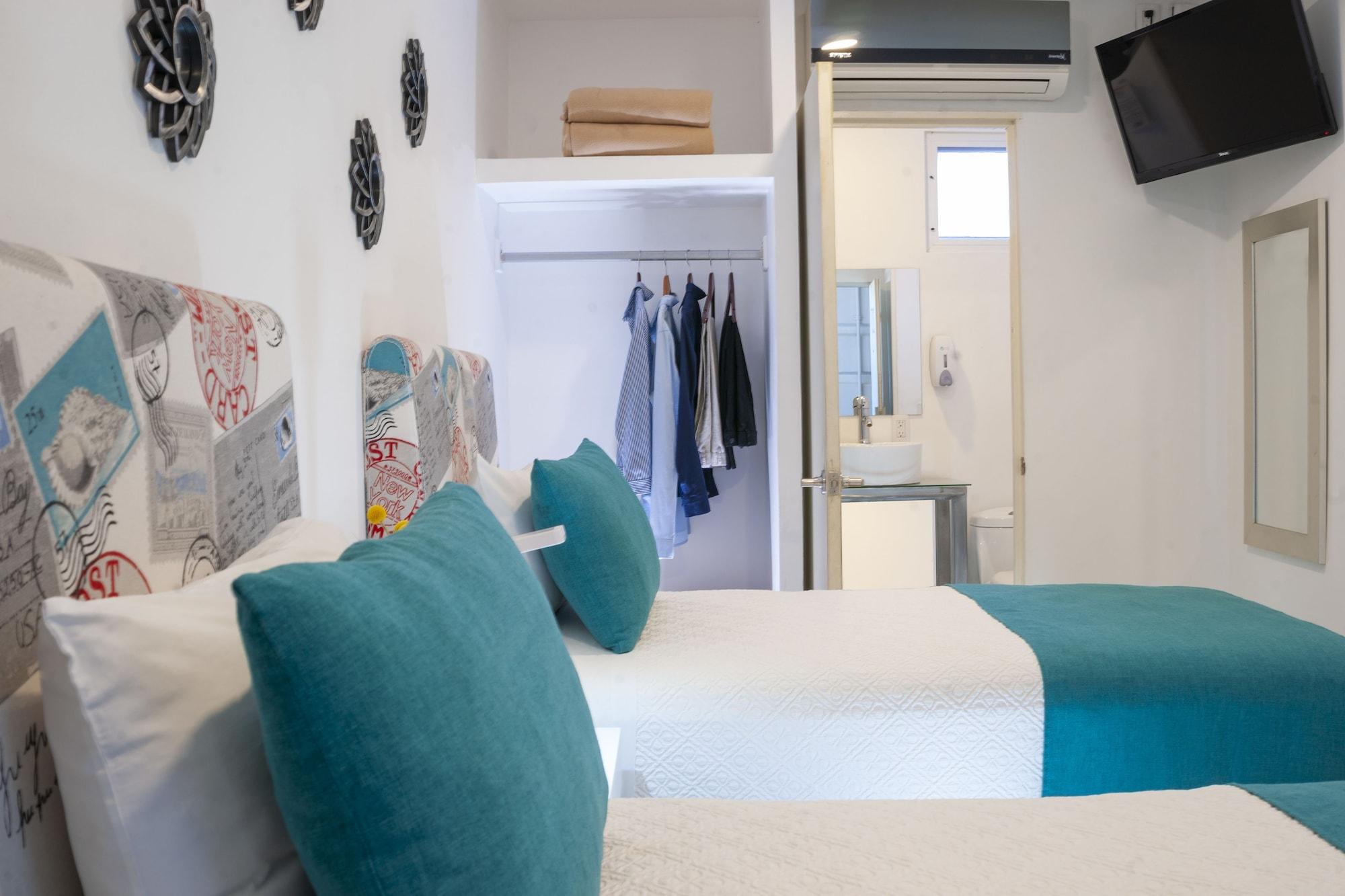 Container Inn Hotel Aeropuerto プエルトバラータ エクステリア 写真